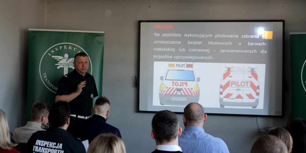 Szkolenie z nowych zasad pilotowania pojazd贸w nienormatywnych w siedzibie WITD Bydgoszcz